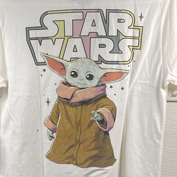 NEW Star Wars Tee Size XS The Mandalorian The Child Short Sleeve Pocket - Picture 1 of 6